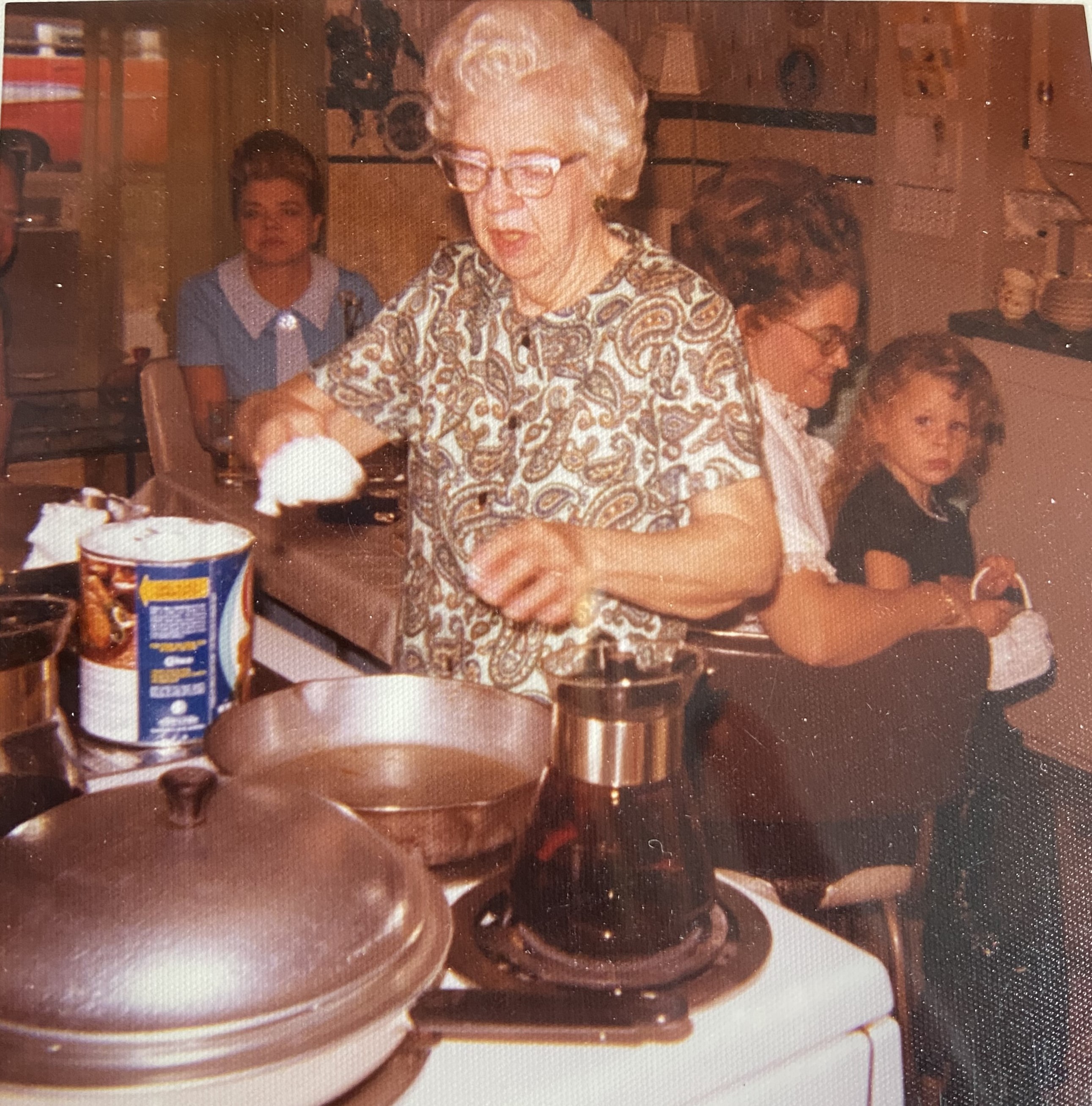 ./_1972_Amelia_Alvina_Dunham__Virginia_in_back__her_daughter_Loretta__Sunny_Cline_Cummings_1937-2019_1779417383826